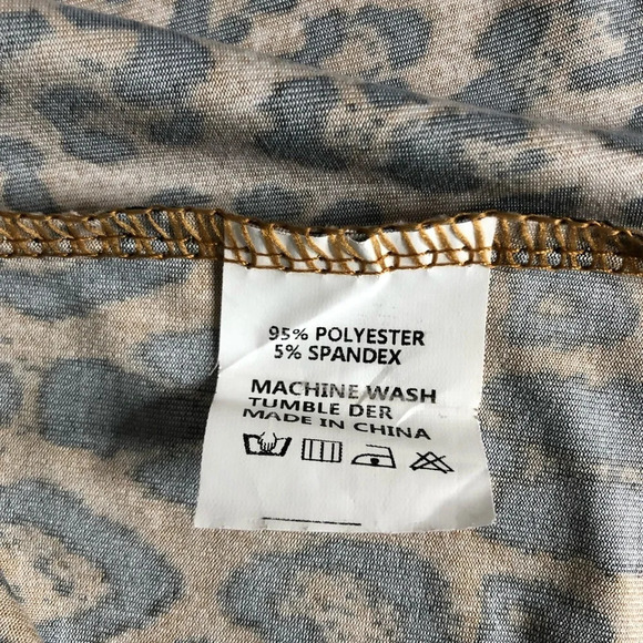 Ana & Kate sleeveless leopard top.  Size small - Picture 4 of 4